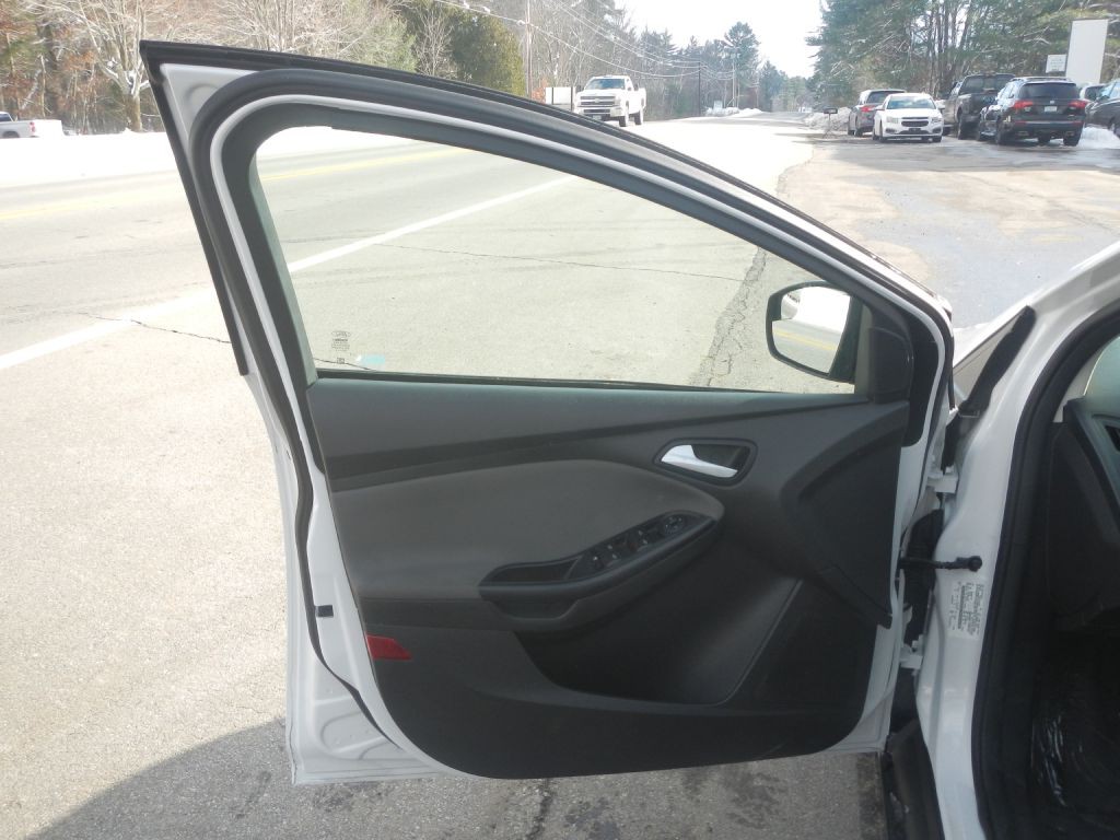 2013 Ford Focus Image 17