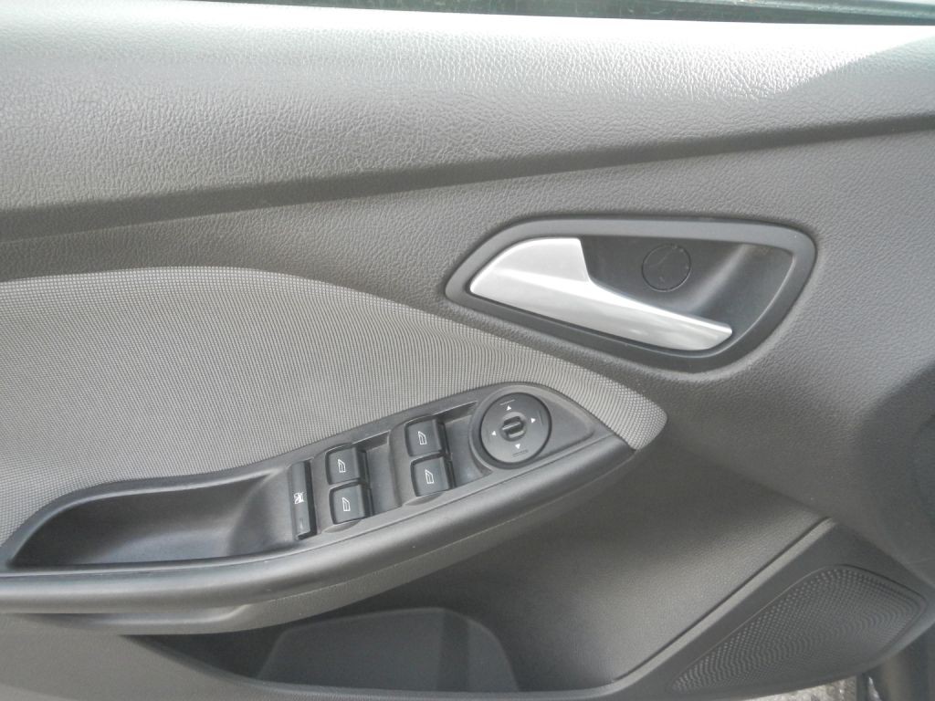 2013 Ford Focus Image 18