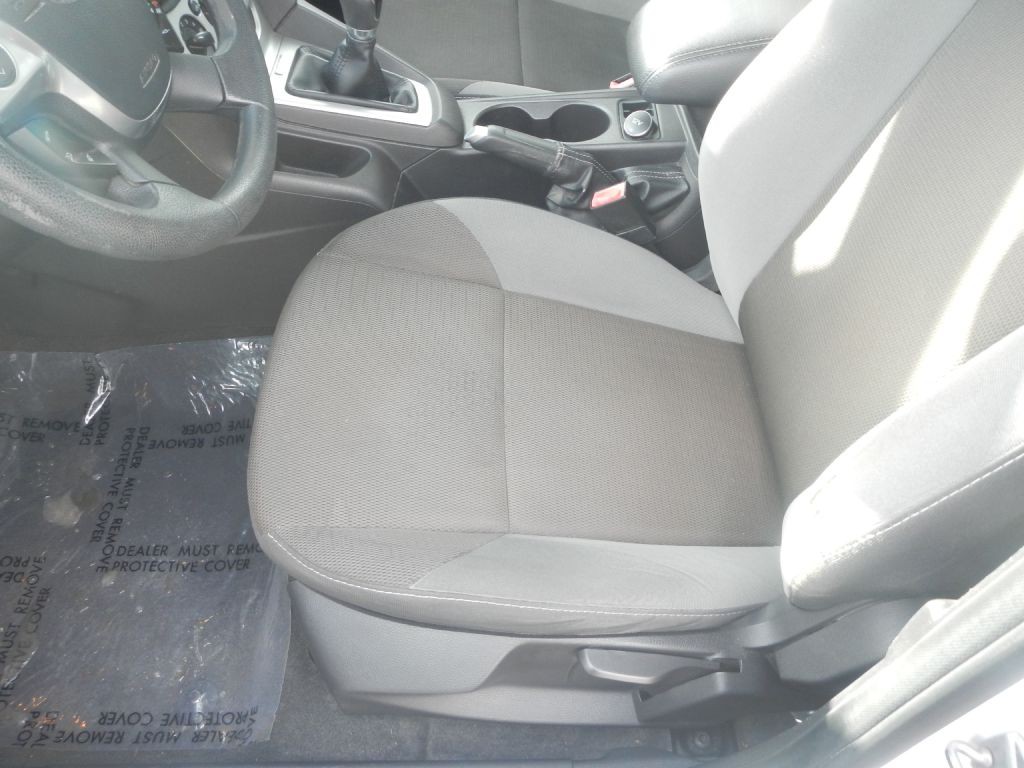 2013 Ford Focus Image 19