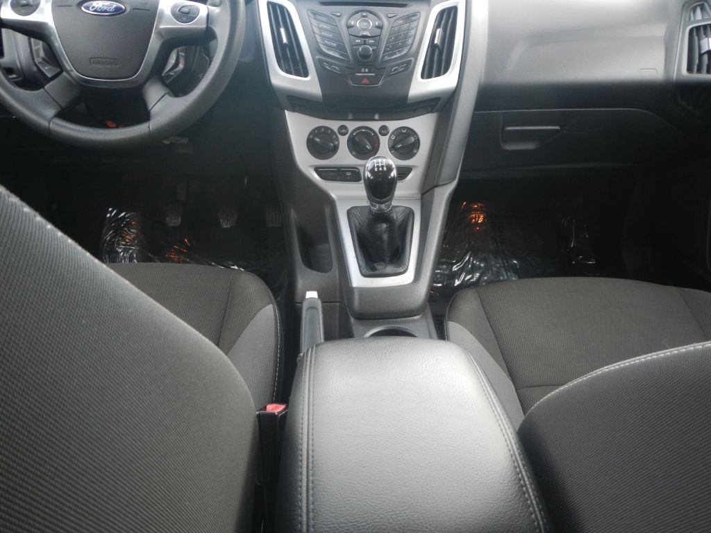 2013 Ford Focus Image 30