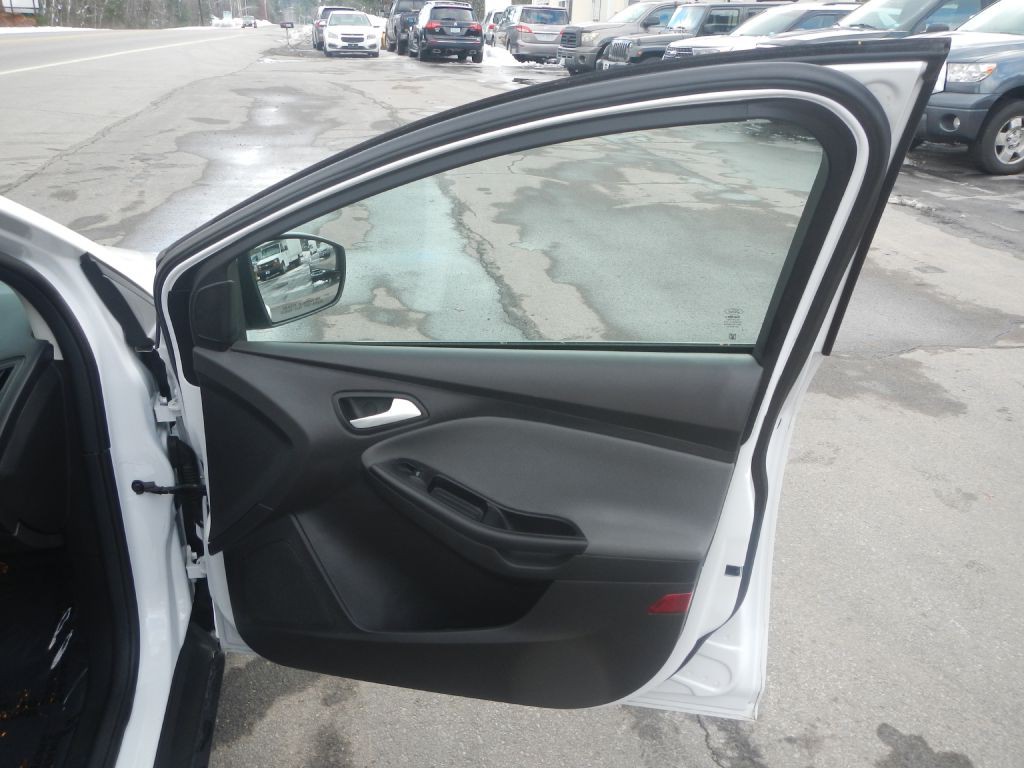 2013 Ford Focus Image 44