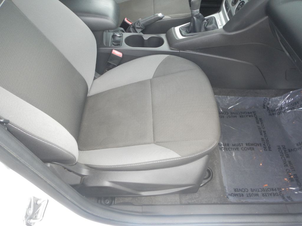 2013 Ford Focus Image 45