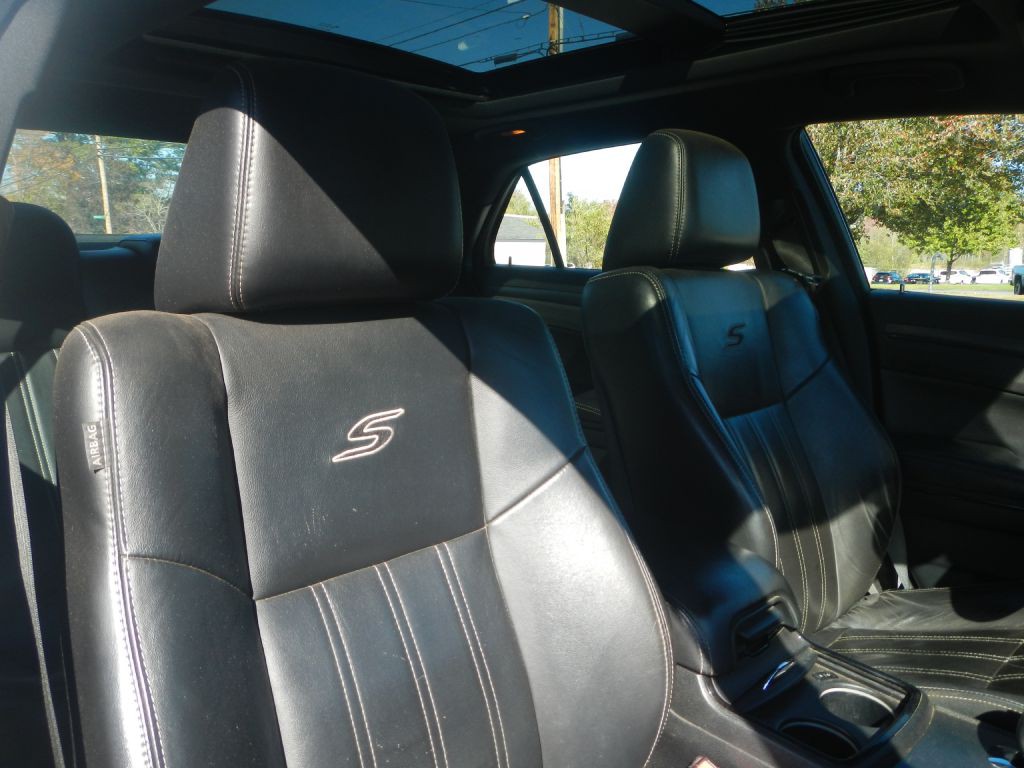 2012 Chrysler 300 Image 4