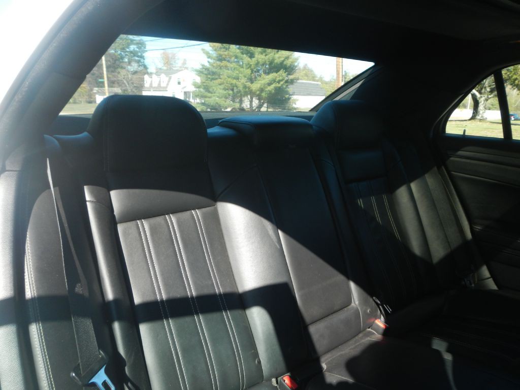 2012 Chrysler 300 Image 5