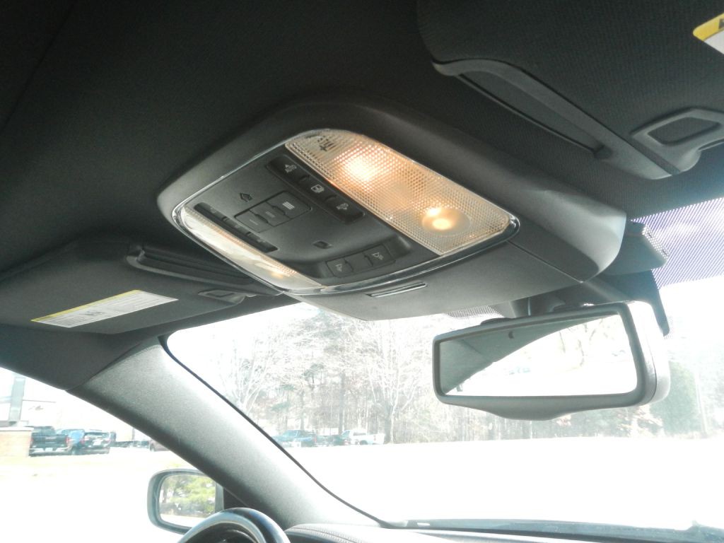 2012 Chrysler 300 Image 22