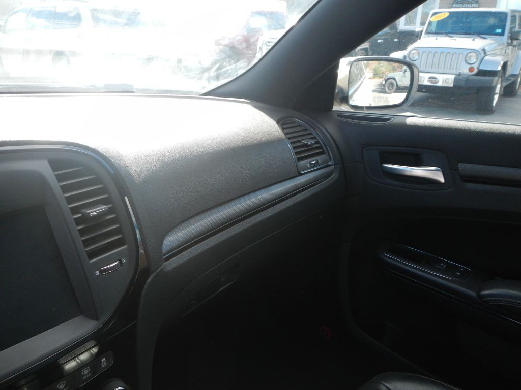 2012 Chrysler 300 Image 50
