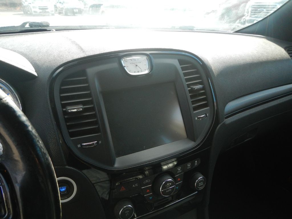 2012 Chrysler 300 Image 51