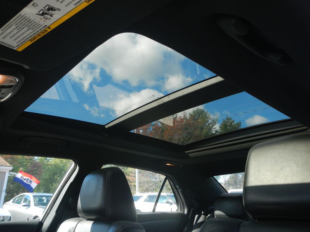 2012 Chrysler 300 Image 55