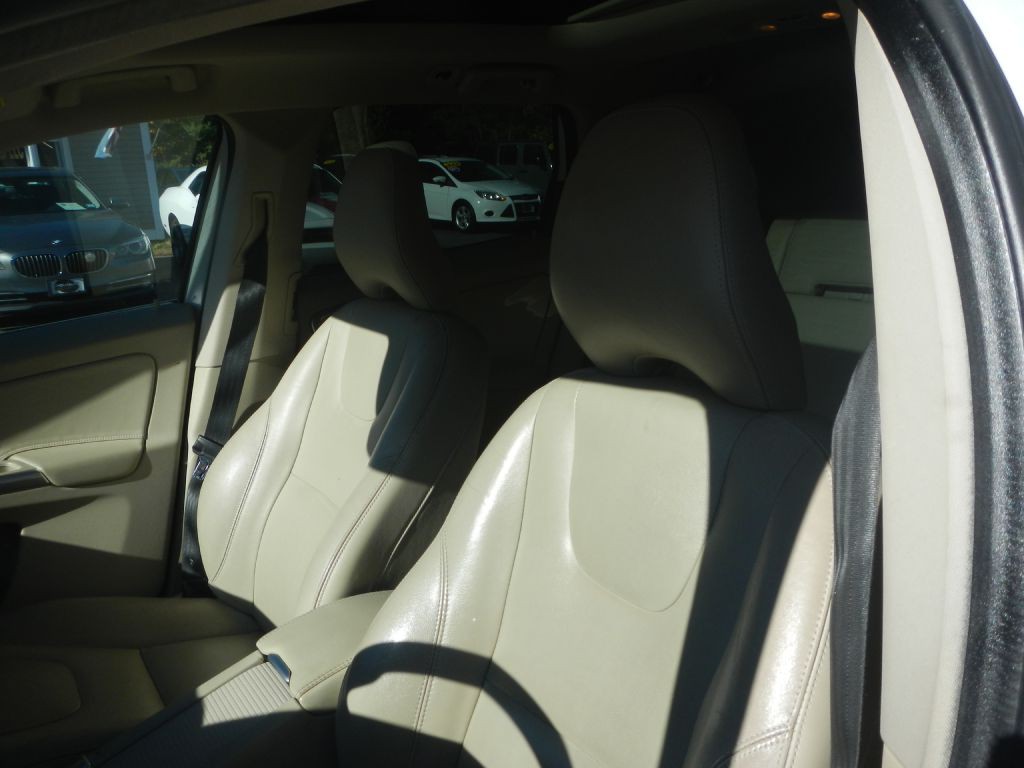 2016 Volvo XC60 Image 4