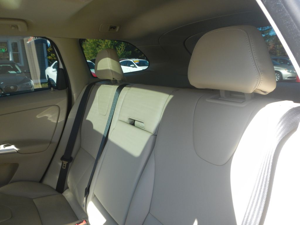 2016 Volvo XC60 Image 5