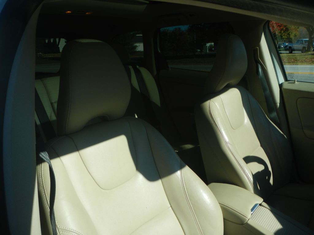 2016 Volvo XC60 Image 9