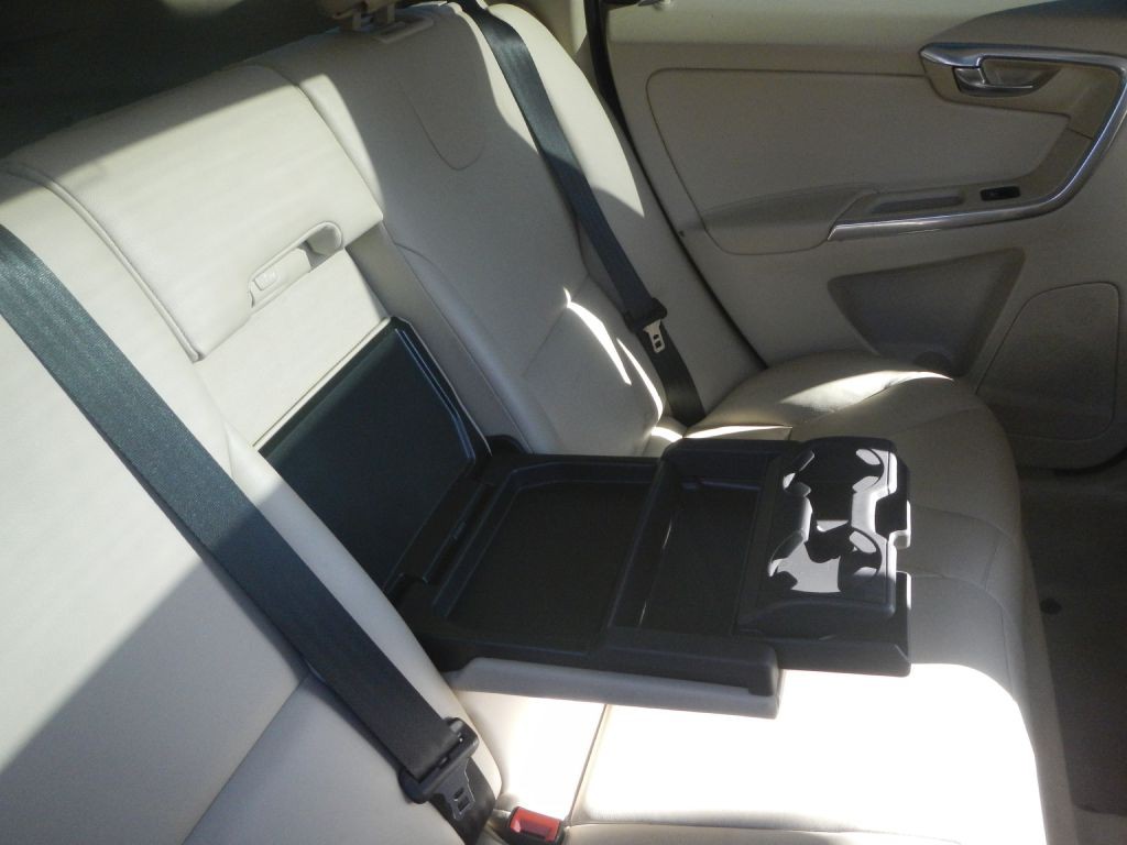 2016 Volvo XC60 Image 30