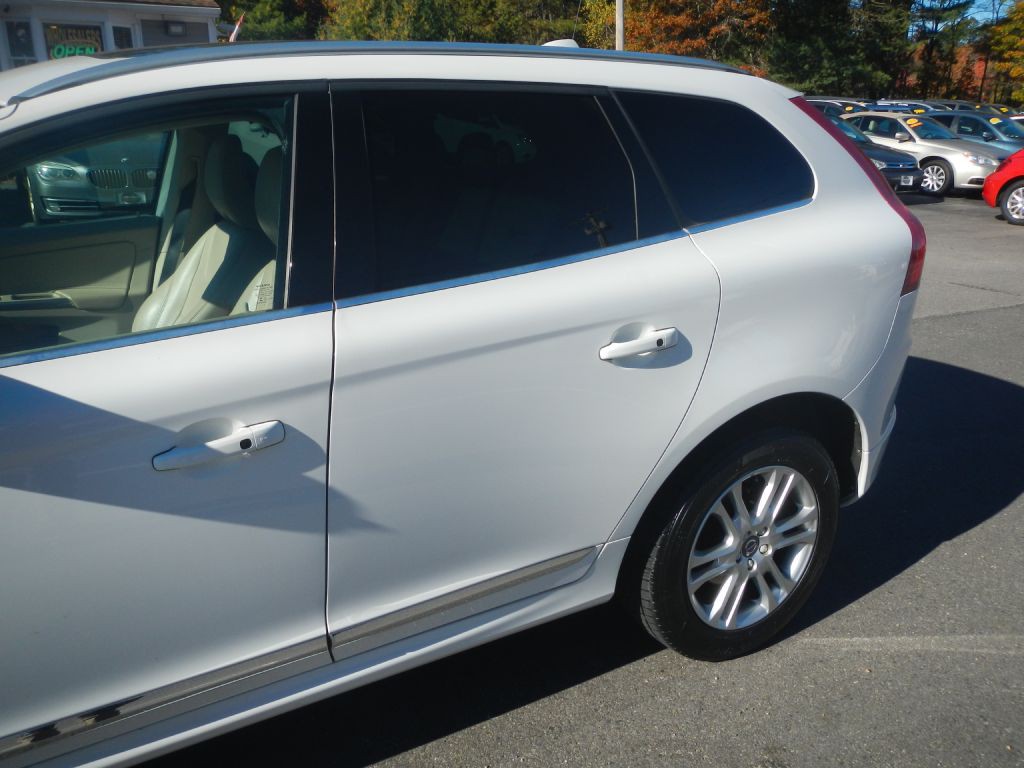 2016 Volvo XC60 Image 40
