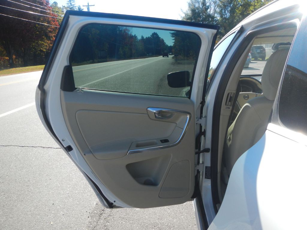 2016 Volvo XC60 Image 44