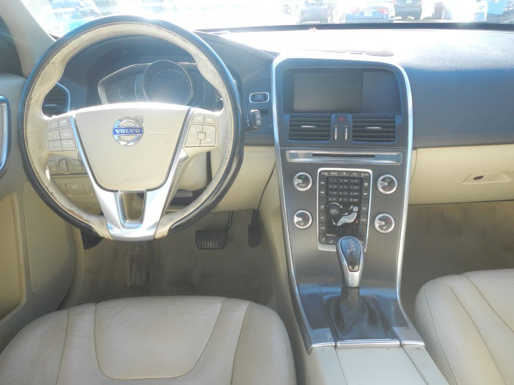 2016 Volvo XC60 Image 48
