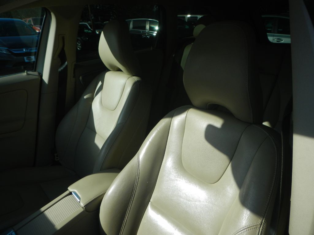 2016 Volvo XC60 Image 4