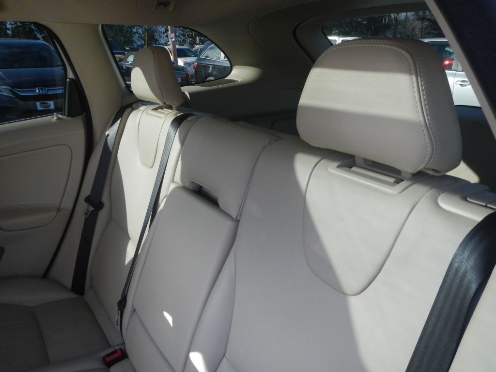 2016 Volvo XC60 Image 5