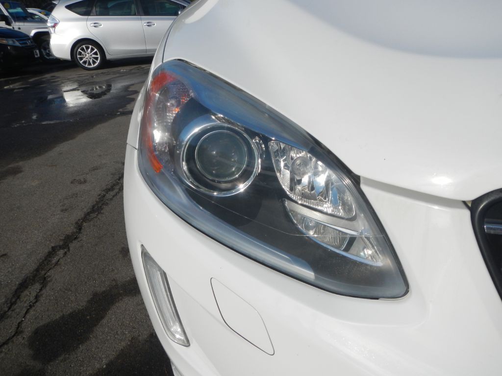 2016 Volvo XC60 Image 12