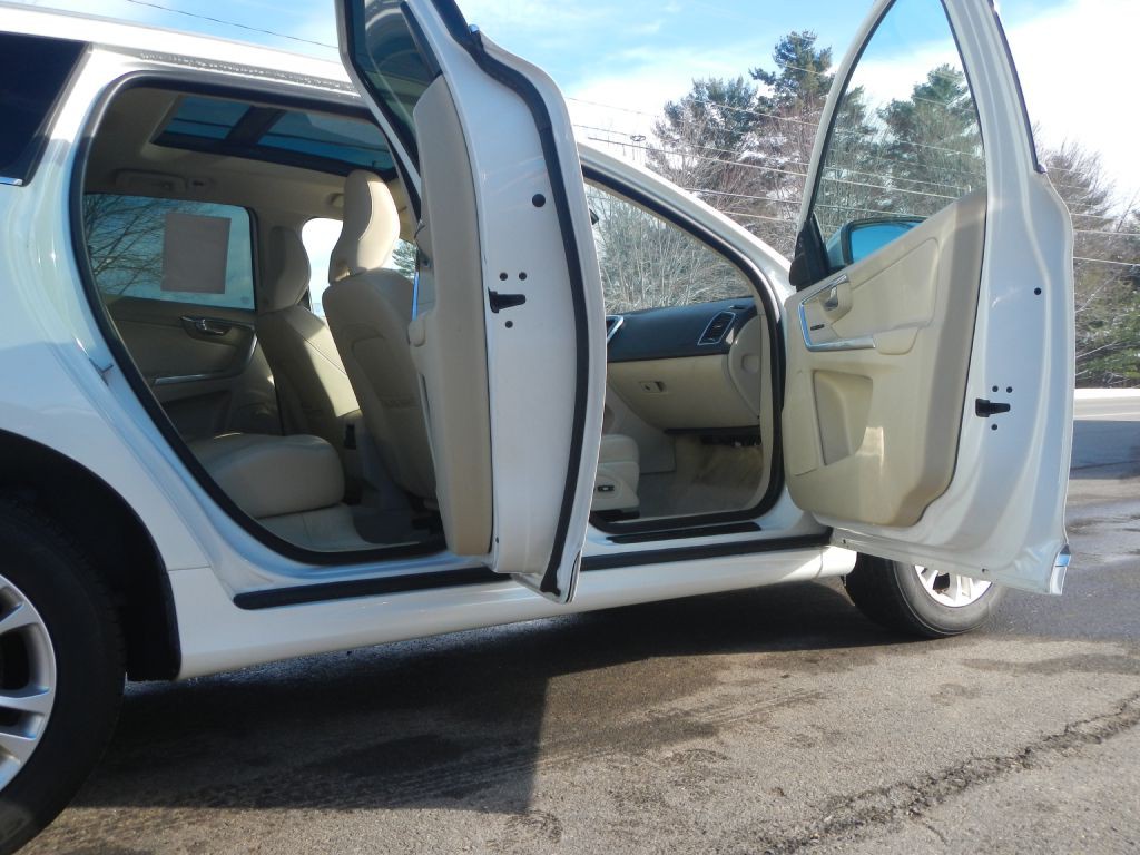 2016 Volvo XC60 Image 17