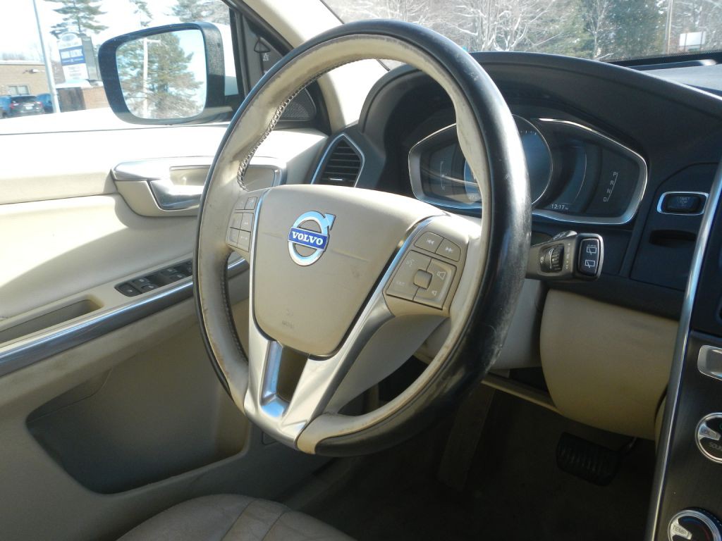 2016 Volvo XC60 Image 20