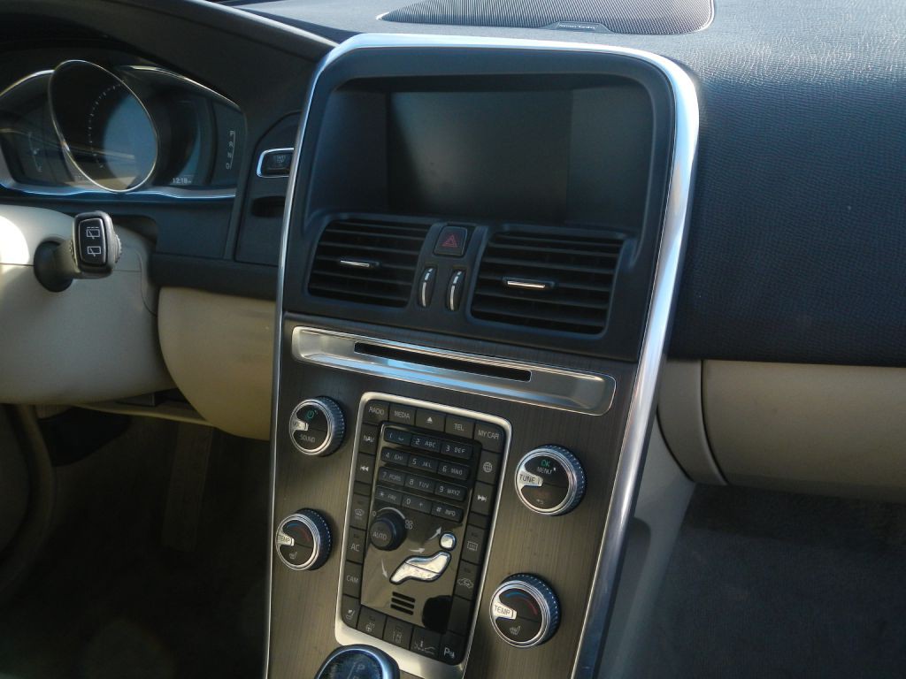 2016 Volvo XC60 Image 21