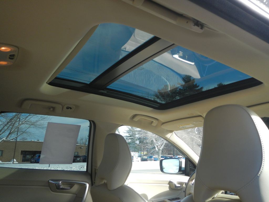 2016 Volvo XC60 Image 30