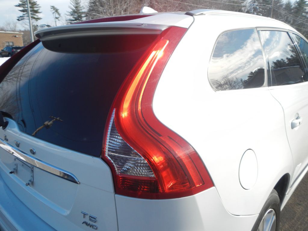 2016 Volvo XC60 Image 34