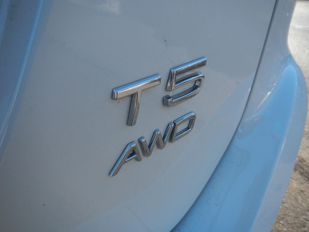 2016 Volvo XC60 Image 36