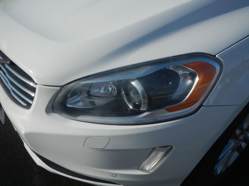 2016 Volvo XC60 Image 40