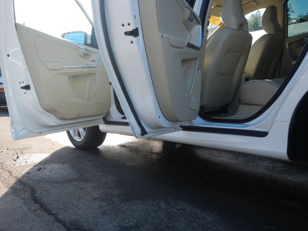 2016 Volvo XC60 Image 45