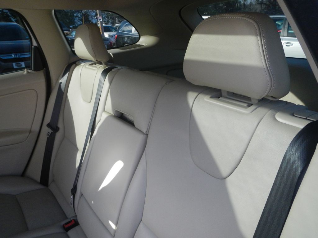 2016 Volvo XC60 Image 48