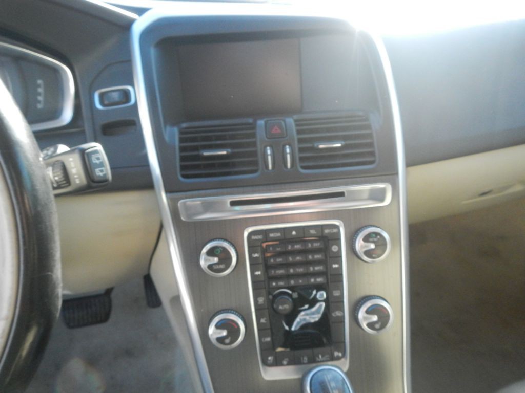 2016 Volvo XC60 Image 57