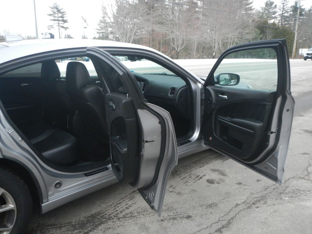 2015 Dodge Charger Image 16