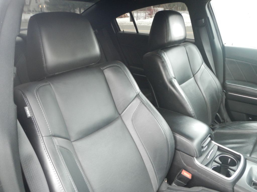 2015 Dodge Charger Image 21