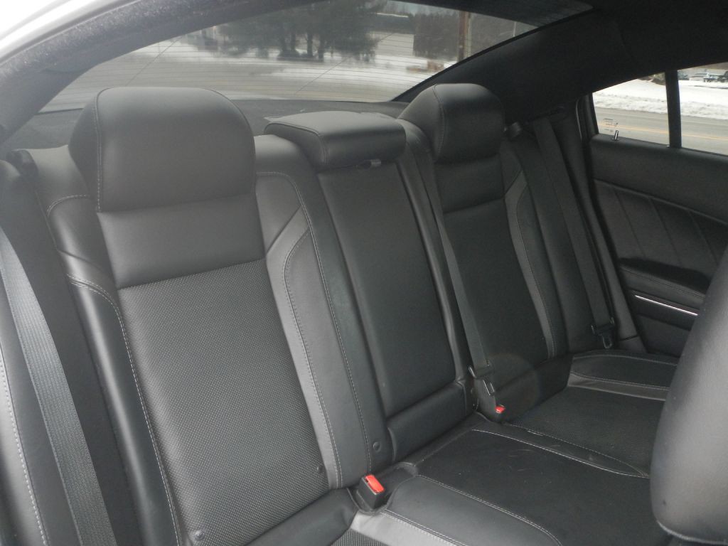 2015 Dodge Charger Image 30