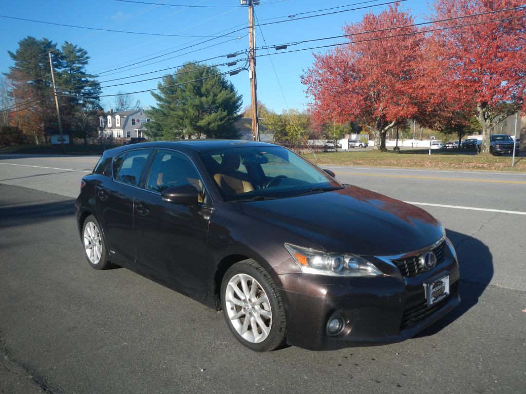 2011 Lexus CT 200h Image 1