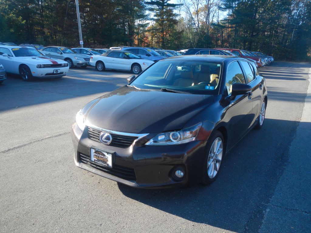 2011 Lexus CT 200h Image 2