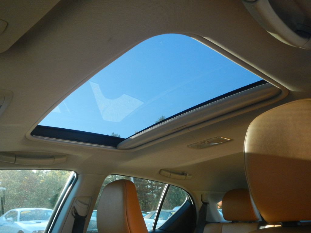 2011 Lexus CT 200h Image 6
