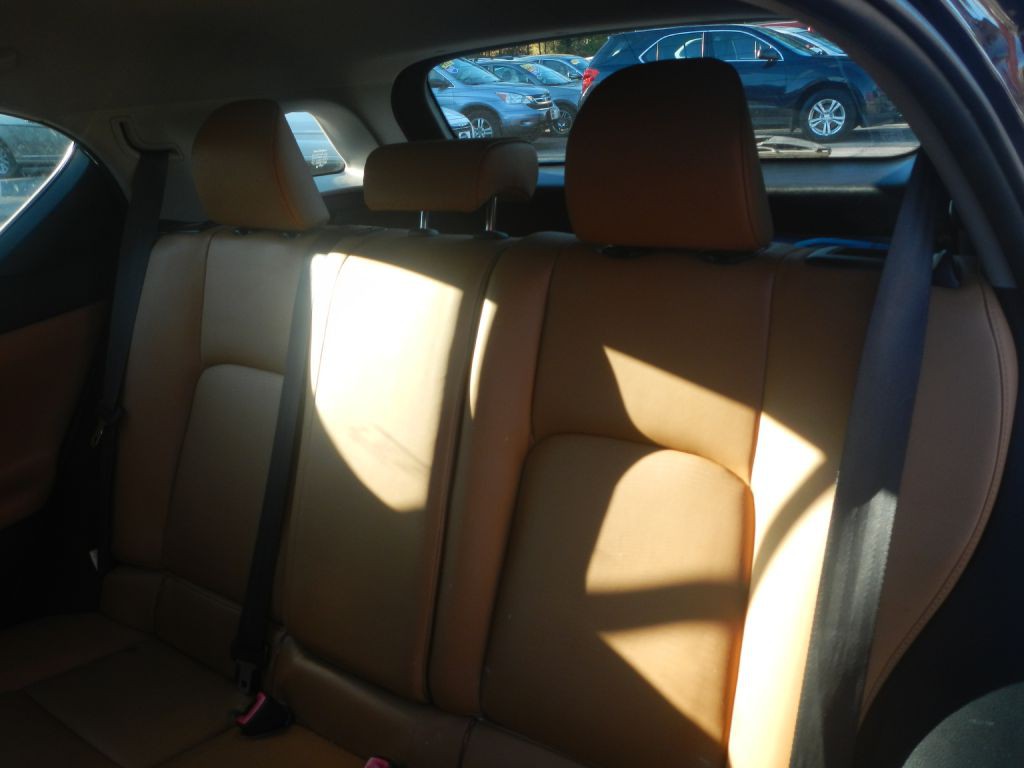 2011 Lexus CT 200h Image 10