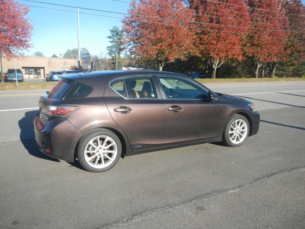 2011 Lexus CT 200h Image 11