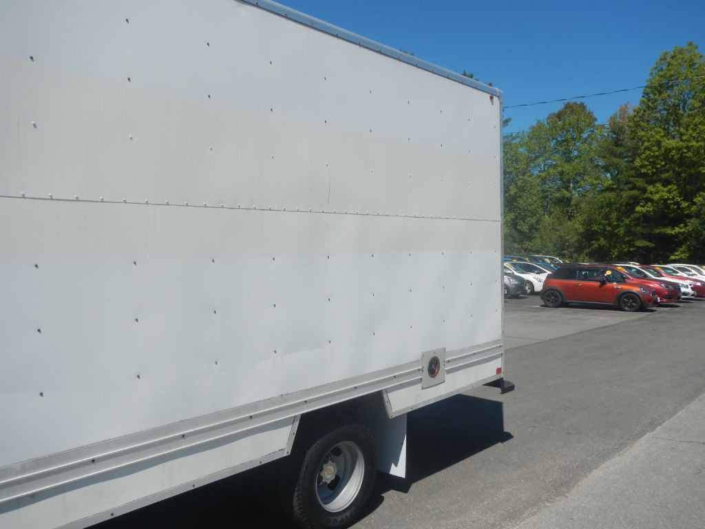 2017 Chevrolet Express Image 12