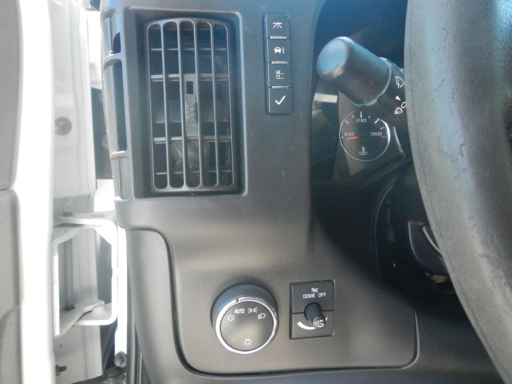 2017 Chevrolet Express Image 21