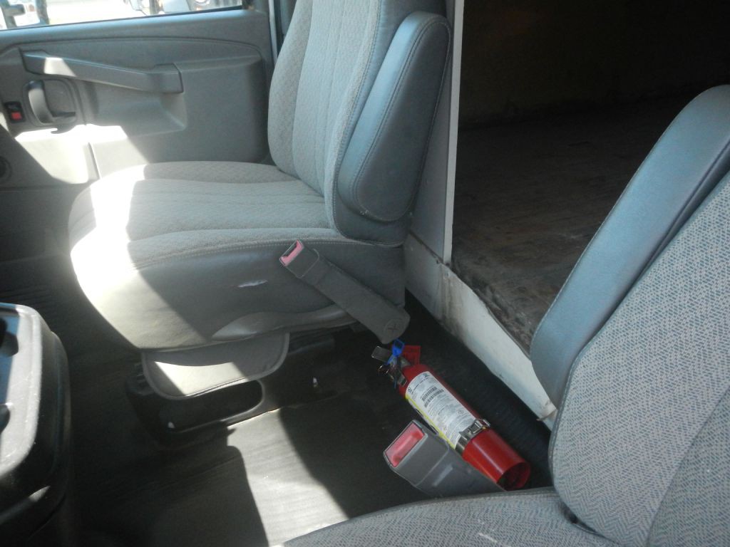 2017 Chevrolet Express Image 23