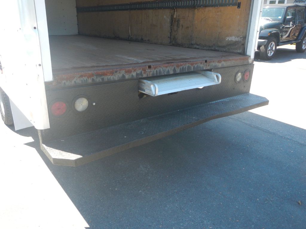 2017 Chevrolet Express Image 29