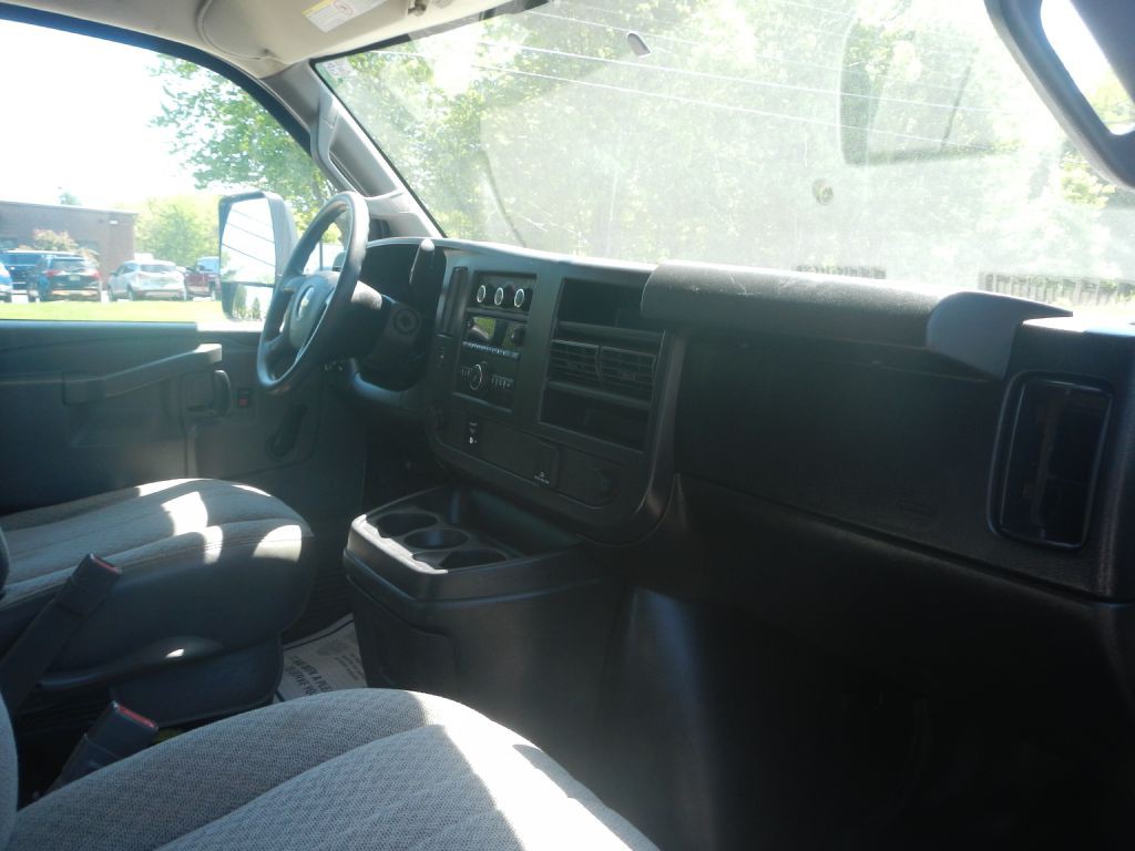 2017 Chevrolet Express Image 38