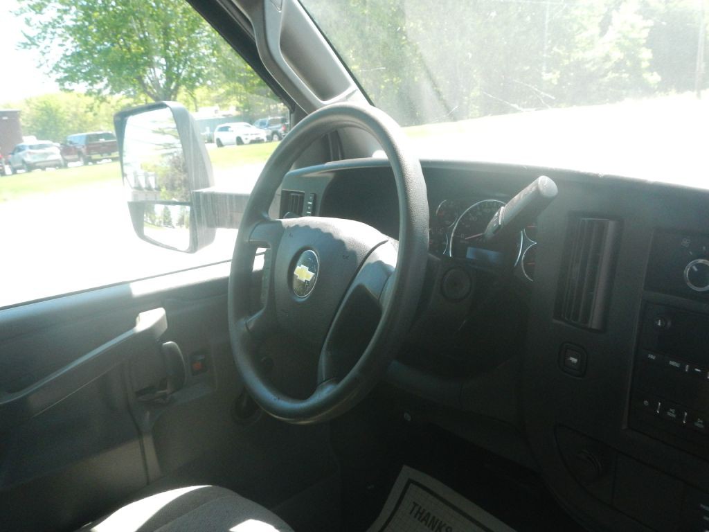 2017 Chevrolet Express Image 39