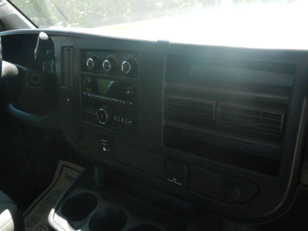 2017 Chevrolet Express Image 40