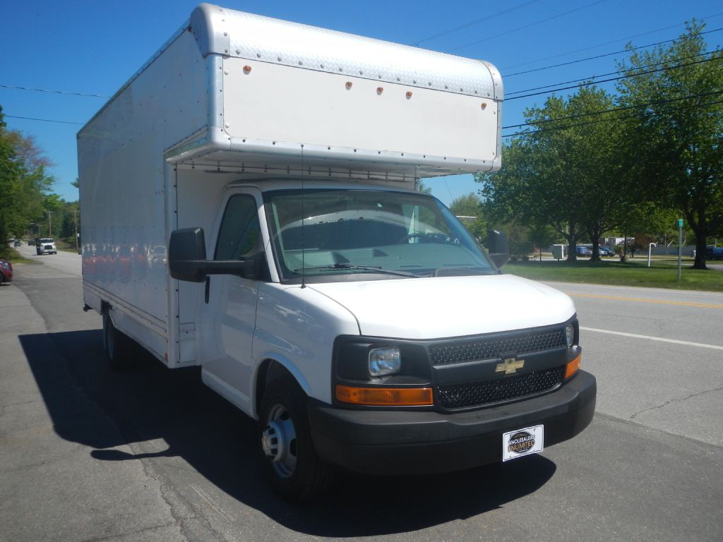 2017 Chevrolet Express Image 42