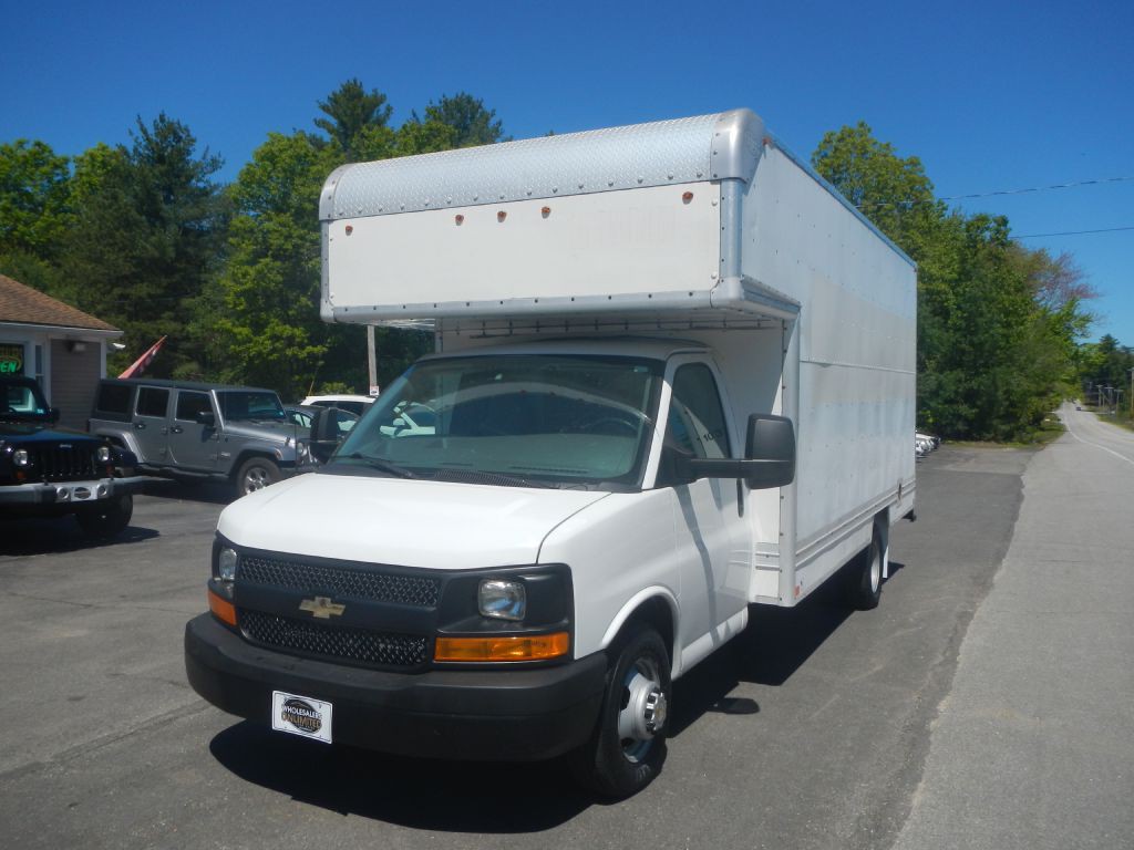2017 Chevrolet Express Image 45