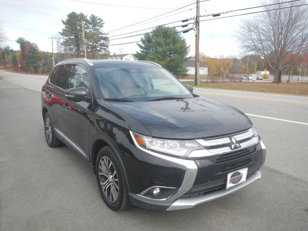2017 Mitsubishi Outlander Image 2